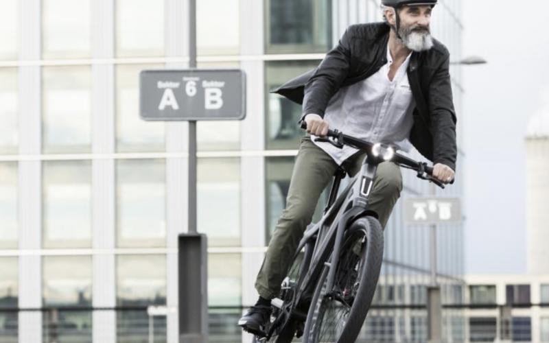 <p><strong>We ontwikkelen de beste speed pedelecs. En inspireren de mensen die ze elke dag gebruiken.</strong></p>
<p>Deze claim geldt voor elke Stromer-bike, van het frame tot de software. Daarom hebben we ons vanaf het begin gespecialiseerd in speed pedelecs. Onze Stromer-campus in de buurt van Bern is daarom niet alleen een assemblage, maar ook een ontwikkelingslocatie.</p>
