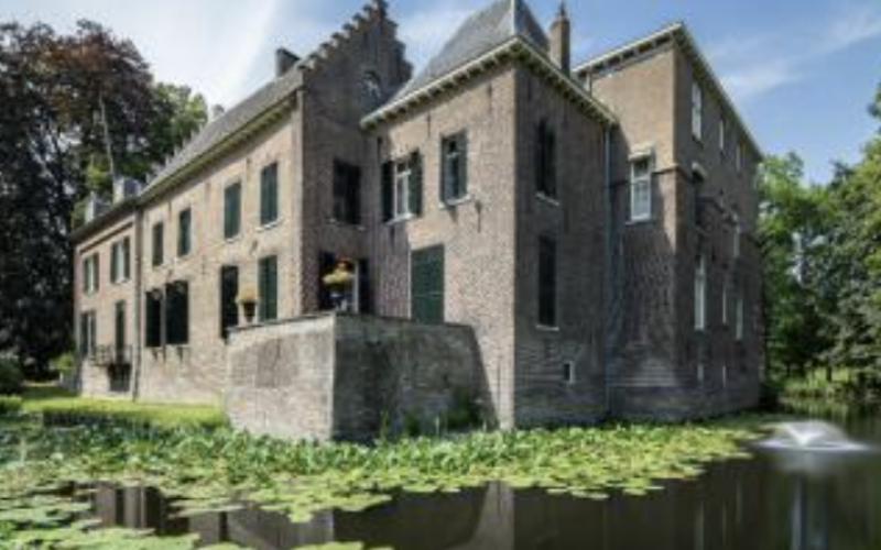 <p>Ter gelegenheid van het 400 jarig bestaan van Kasteel Geldrop is een historische fietstocht samengesteld langs enkele belangrijke plaatsen buiten het huidige landgoed, die (in het verleden) te maken hebben (gehad) met het kasteel en zijn bewoners.</p>
