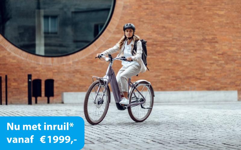 <p>Stijlvol en praktisch voor dagelijks gebruik. Compact, wendbaar en perfect afgestemd op het stadsverkeer&nbsp;en voorzien van een handig&nbsp;<strong>transportrek&nbsp;&egrave;n extra brede banden</strong>.</p>
